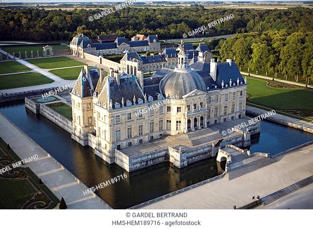 France, Seine et Marne, Chateau de Vaux le Vicomte aerial view