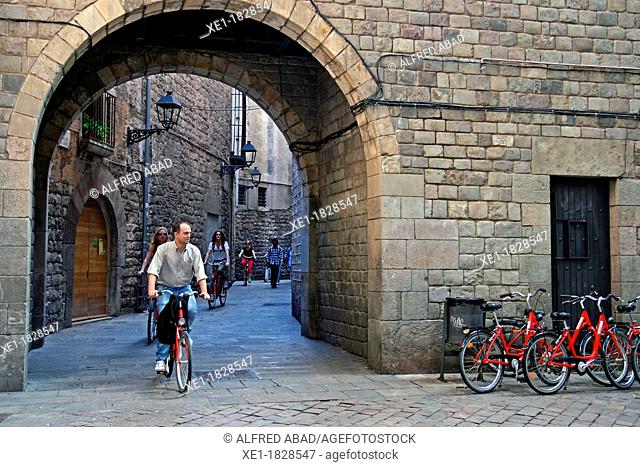 cyclists, Plaça Sant Felip Neri, Gothic Quarter, Barcelona, Catalonia, Spain