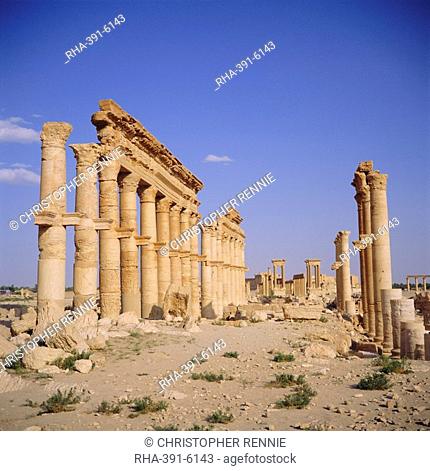 Tetrapylon on Graeco-Roman columned main street, 1st century AD, Palmyra, Syria, Middle East