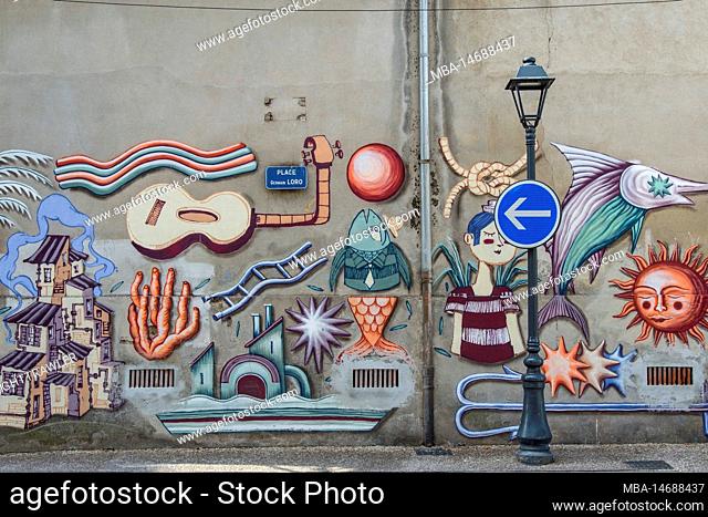Street scene with graffti art in Toulon, France