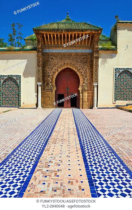 Entrance to the mauseleum of Moulay Ismaïl Ibn Sharif , reigned 1672â. “1727. A UNESCO World Heritage Site . Meknes, Meknes-Tafilalet, Morocco