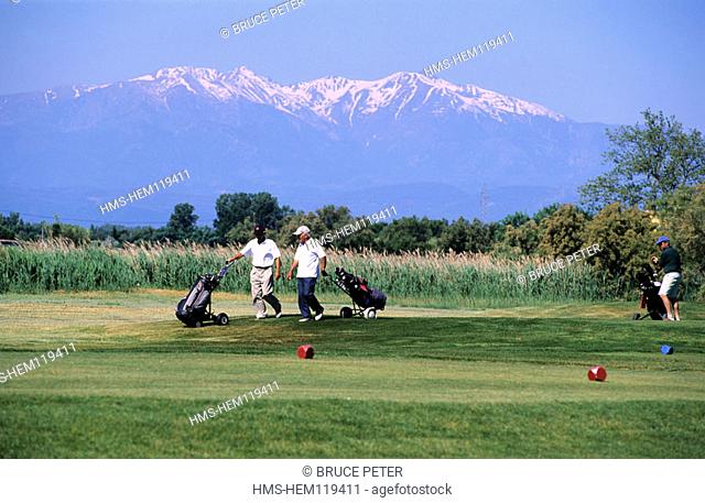 France, Pyrénées-Orientales (66), Saint-Cyprien, Saint-Cyprien's golf, departure from hole n°18, Canigou's mountain in the background