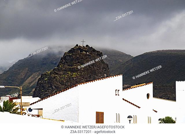 Village of Agaeta in front of mountain Dedo de Dios, Gran Canaria