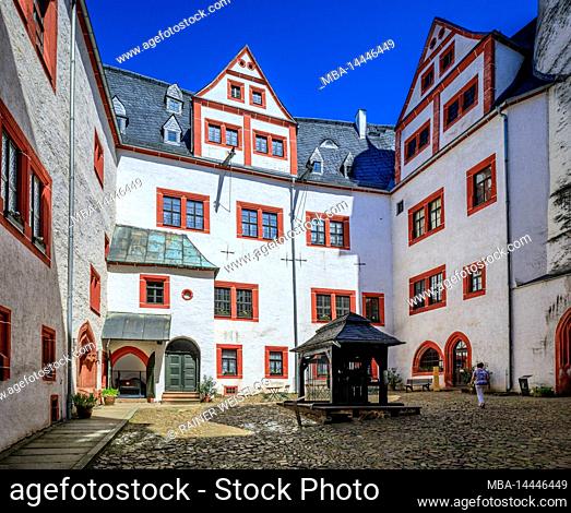 Rochsburg Castle: The name –€œRochsburg–€ can be derived from –€œsmell–€, which means mountain or rock ledge