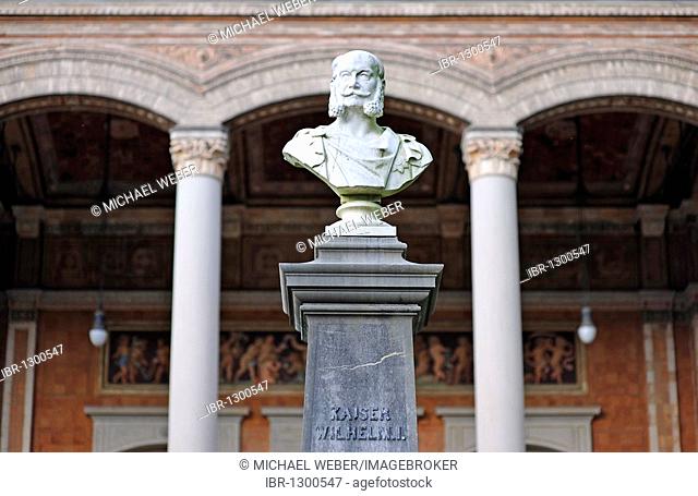 Marble bust of Kaiser Wilhelm I at the entrance to the foyer with wall paintings, Corinthian columns, Trinkhalle pump hall Baden-Baden, Baden-Wuerttemberg