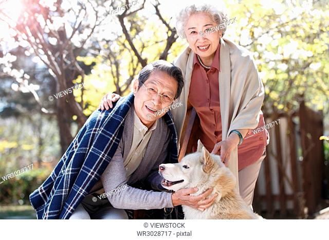 The old couple and Samoyed