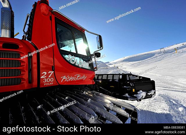 Snow groomer on Tiefenbach glacier, glacier, 2795m, Soelden, Austria, Europe