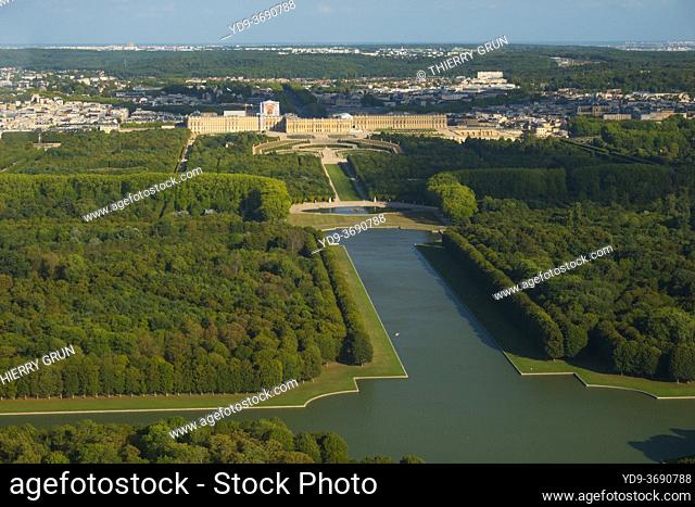 France, Yvelines (78), Versailles, park and castle (aerial view)