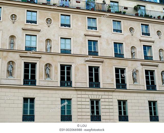 Paris beautiful buildings with statues