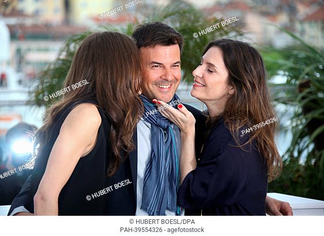 French actress Marine Vacth (L), French director Francois Ozon (C) and French actress Geraldine Pailhas pose during the photocall for 'Jeune & Jolie' (Young &...