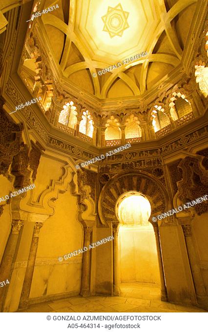 Inside of Oratory with Mihrab. XIth century. Islamic Palace, Aljafería Palace. Zaragoza. Aragon. Spain