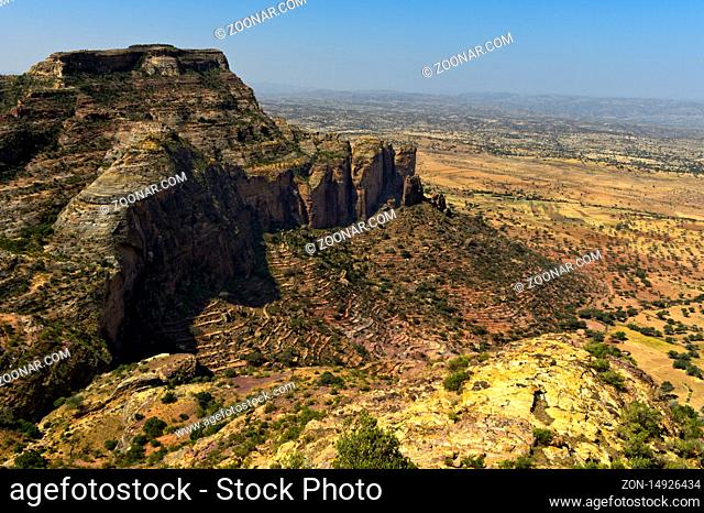 Gheralta Bergmassiv, nördliche Ausläufer im Grossen Afrikanischen Grabenbruch, bei Hawzien, Tigray, Äthiopien / Rugged landscape of the Gheralta escarpment