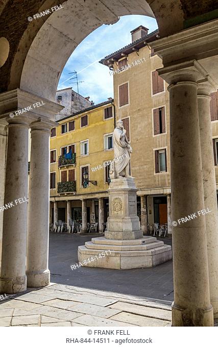 View of statue in Piazzetta Palladio next to Palladian Basilica, Vicenza, Veneto, Italy, Europe