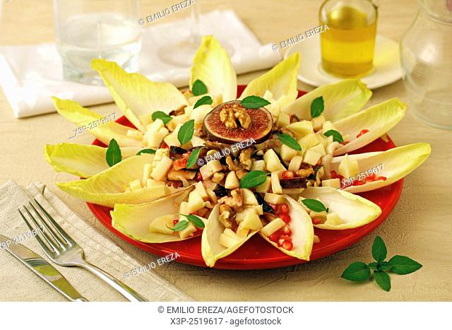 Endives salad with fruits