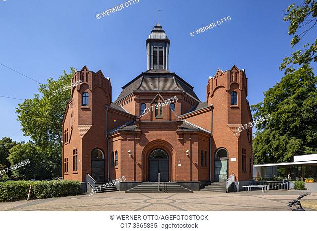 Oberhausen, Lirich, D-Oberhausen, Ruhr area, Lower Rhine, Rhineland, North Rhine-Westphalia, NRW, D-Oberhausen-Lirich, Evangelic Paulus Church, brick building