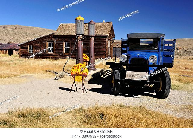 Bodie State, historic, Park, near Lee Vining, California, USA, United States, America, historical, field, houses, old, car, gas station