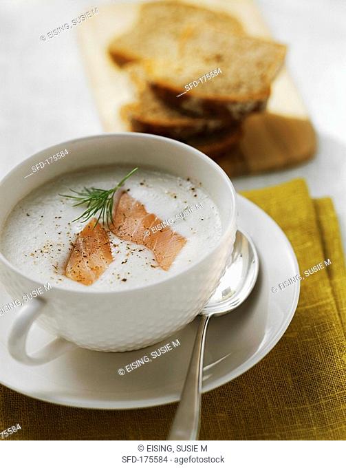 Creamed potato soup with smoked salmon