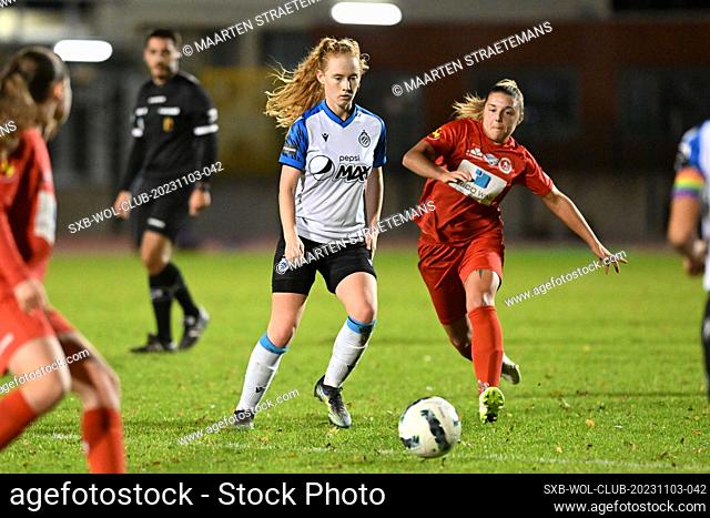 Jade Heida (19) of Club YLA battles for the ball with Daphne Wertbrouck (12) of Woluwe during a female soccer game between Femina White Star Woluwe and Club YLA...