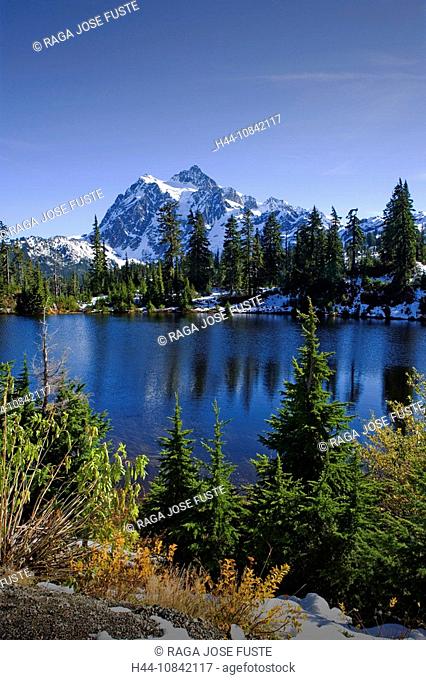USA, America, United States, North America, Washington State, Picture Lake, Mount Shuksan, October 2007, North America
