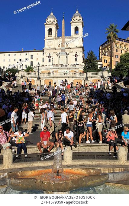 Italy, Lazio, Rome, Piazza di Spagna, Spanish Steps, Trinita dei Monti Church, people