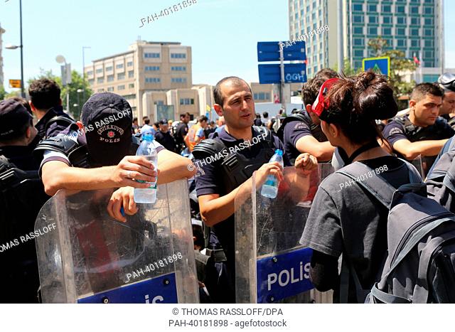Police tries to clear protesters off Taksim square with force in Istanbul, Tureky, 11 June 2013. Several thousand demonstrators are protesting in Gezi Park and...
