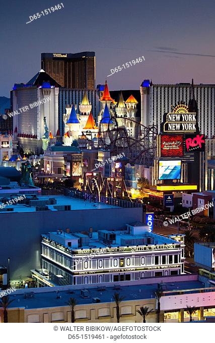 USA, Nevada, Las Vegas, high vantage view of The Strip, Las Vegas Boulevard, dusk