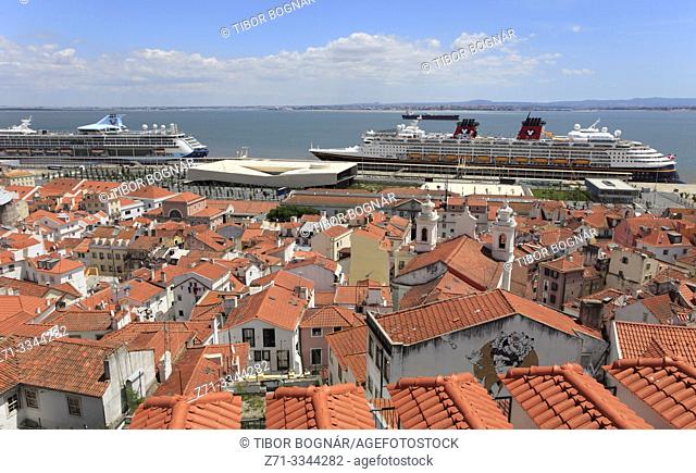 Portugal, Lisbon, Alfama, panoramic view, cruise ships,
