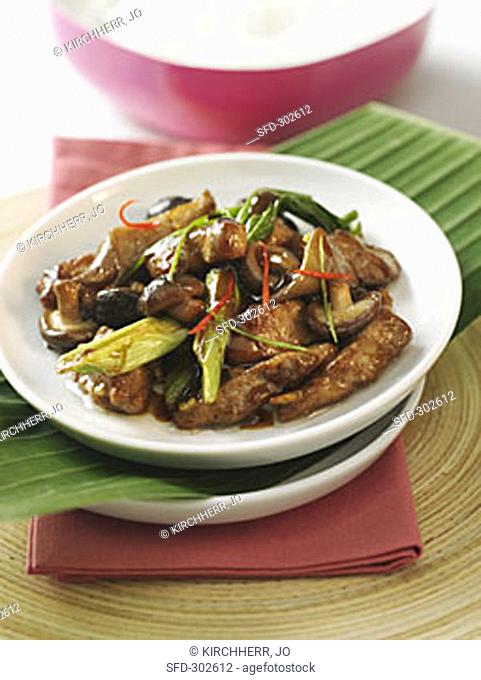 Pork fillet with shiitake and oyster mushrooms (Thailand)