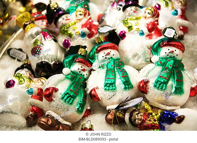 Delicate snowmen Christmas ornaments