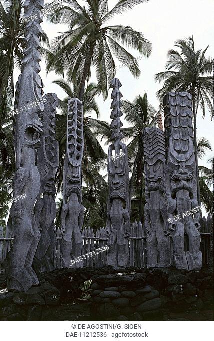 Wooden protector sculptures, Pu'uhonua o Honaunau National Historical Park, Big Island, Kona, Hawaii, United States of America