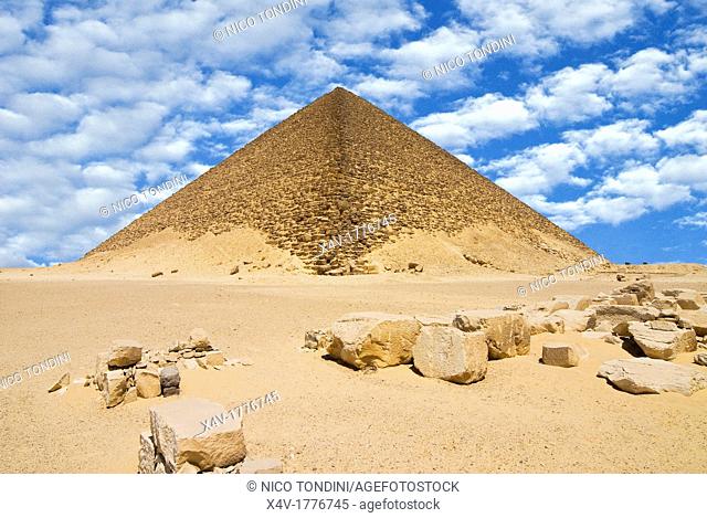 The Red Pyramid Senefru or Snefru Pyramid, Dahshur, UNESCO World Heritage Site, near Cairo, Egypt, North Africa, Africa