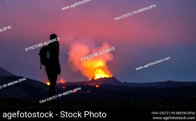 21 July 2023, Iceland, Fagradalsfjall: Lava erupts from the crater of a volcano near the mountain Litli-Hrútur, about 40 kilometers southwest of Reykjavik
