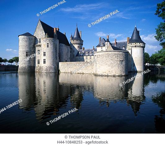 France, Europe, Chateau de Sully sur Loire, Loire Valley, river, Loiret, French, medieval, historical, architecture, b