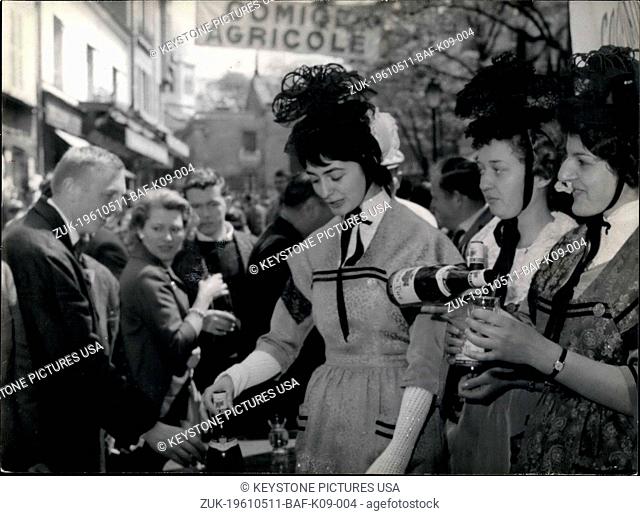 May 11, 1961 - Young People from Burgundy Offering a White Wine to Visitors (Credit Image: © Keystone Press Agency/Keystone USA via ZUMAPRESS.com)