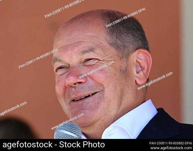11 August 2023, Hesse, Wiesbaden: Chancellor Olaf Scholz (SPD) speaks at a meeting with representatives of DEHOGA and the Hesse Trade Association