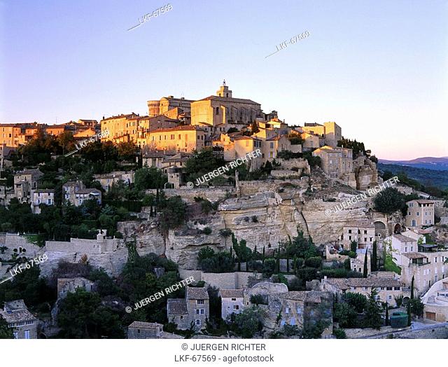 Gordes, village near Apt, Luberon Valley, Vaucluse, Provence, France, Europe