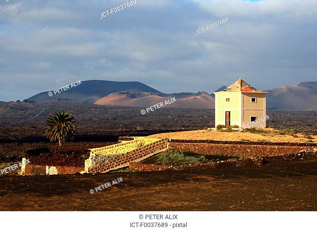 Spain, Canary islands, Lanzarote, near national park of Timanfaya, Yaiza