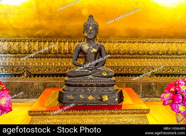 Small Buddha statue, Viharn Phranorn, Wat Pho temple complex, Temple of the Reclining Buddha, Bangkok, Thailand, Asia
