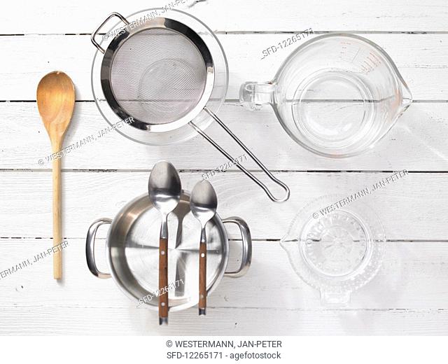 Kitchen utensils for making mayonnaise