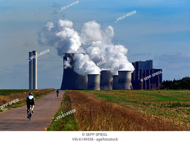 Deutschland, Bergheim-Niederaußem, 11.09.2018 Das Kraftwerk Niederaußem ist ein von der RWE Power mit Braunkohle betriebenes Grundlastkraftwerk in...