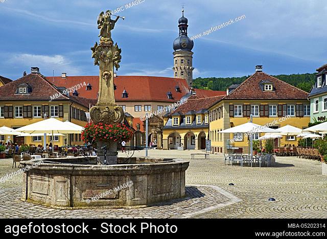 Market square with fountain and Weikersheim Castle, Main-Tauber-Kreis, Baden-Wrttemberg, Germany