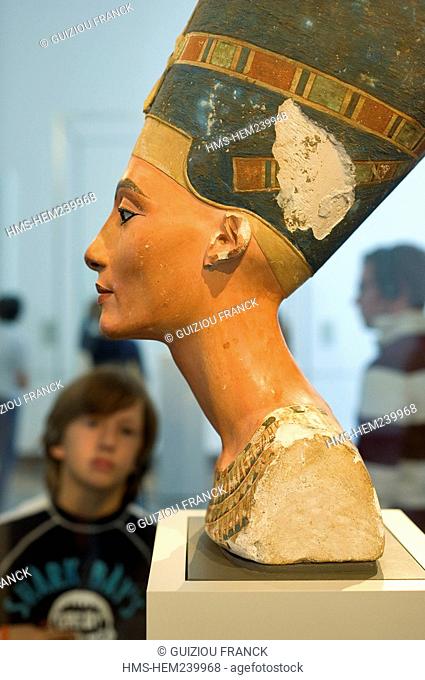 Germany, Berlin, Museum Island, listed as World Heritage by UNESCO, the Alten Museum Old Museum Egypt ancient bust of Queen Nefertiti to 1340 BC