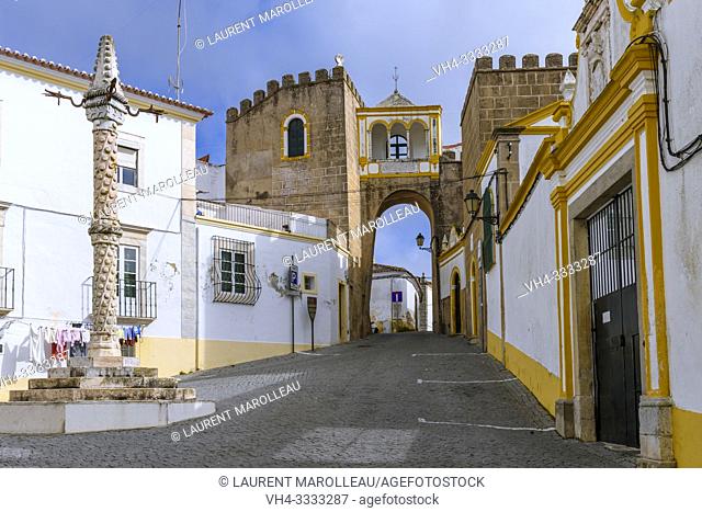 Marble Pillory and Arab Archway of Largo Santa Clara, Garrison Border Town of Elvas and its Fortifications, Portalegre District, Alentejo Region, Portugal