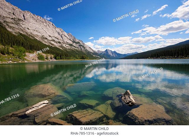 Medicine Lake, Jasper National Park, UNESCO World Heritage Site, British Columbia, Rocky Mountains, Canada, North America