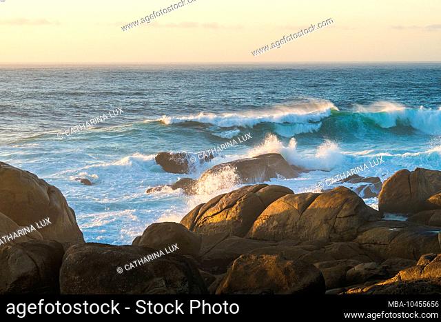 Spain, north coast, Galicia, Costa da Morte, Muxia, place of pilgrimage, Punta da Barca, surf