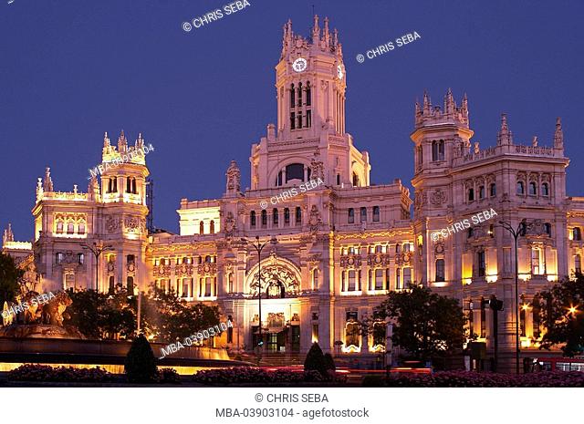 Spain, Madrid, Palacio de Comunicaciones, Plaza de la Cibeles Cibeles-fountain evening