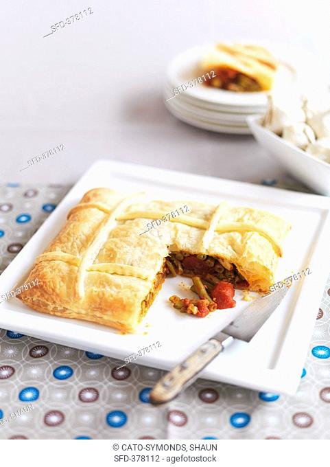Green bean and tomato pie with puff pastry