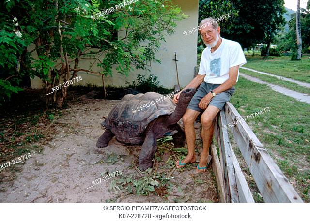 Giant Tortoise (Testudo elephantopus) Conservation Project. Ron Gerlach. Silhouette Island. Seychelles