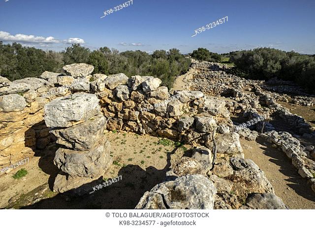 habitaciones rectangulares, conjunto prehistórico de Capocorb Vell, principios del primer milenio a. C. (Edad de Hierro), Monumento Histórico Artístico