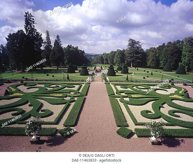 France - Burgundy - Saone-et-Loire - Surroundings of Curbigny - Dree castle, french garden